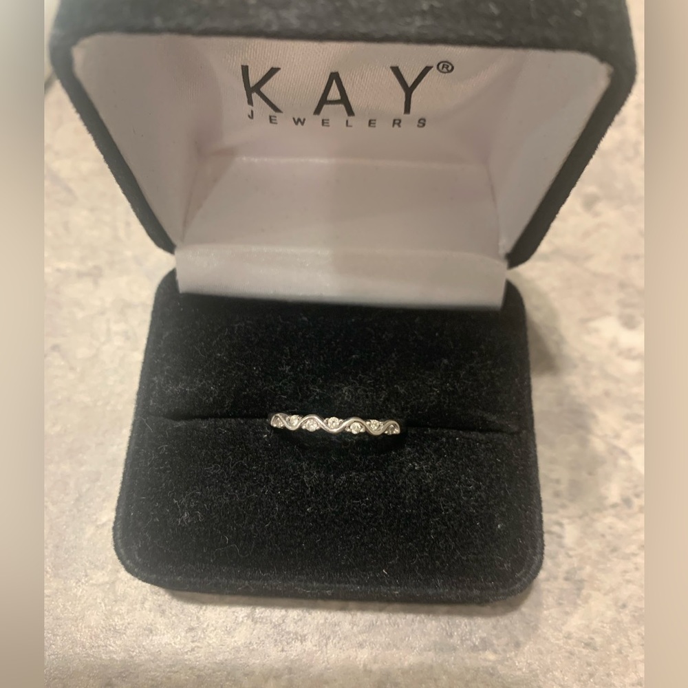 Real Diamond Band 1/10 ct tw Round 10k White Gold size 5.0